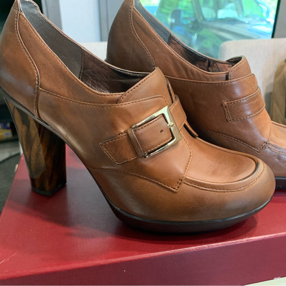 NWOT Sofft Women's Nickelby Tobacco Platform Booties.  SZ 8.5
